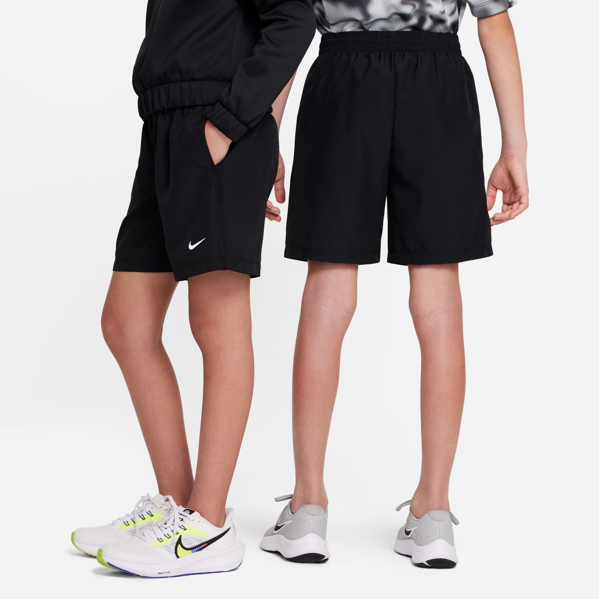 NIKE KIDS B NK DF MULTI WVN SHORT-DX5382-010