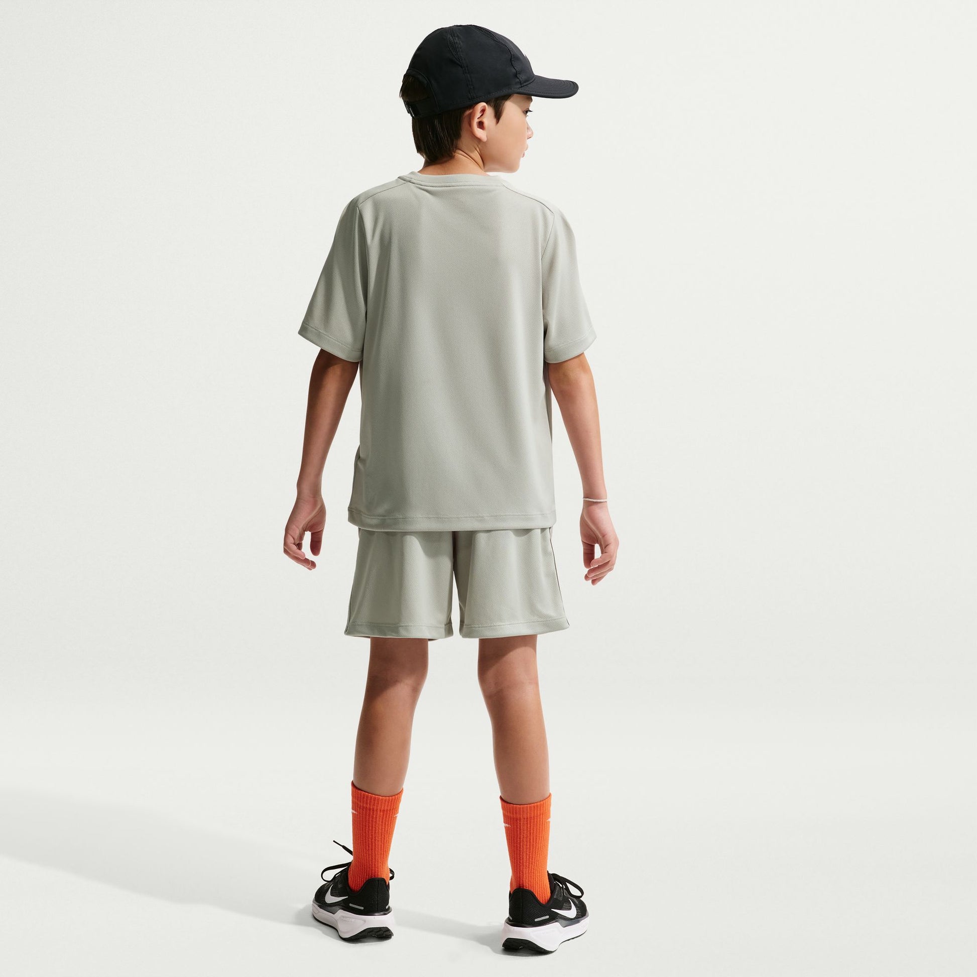 NIKE KIDS BOYS DRI-FIT MULTI SHORTSLEEVE TOP HBR-IF2430-304