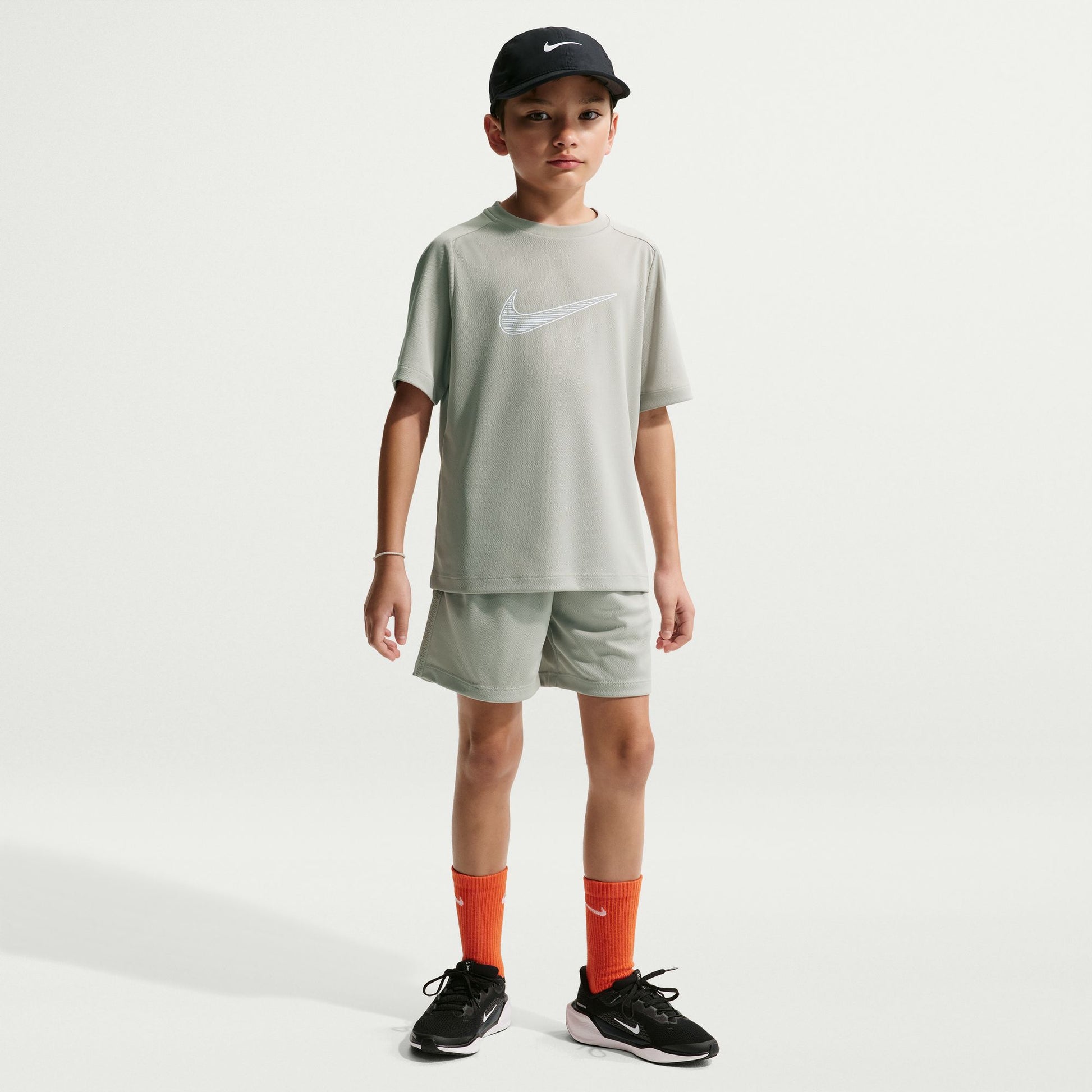NIKE KIDS BOYS DRI-FIT MULTI SHORTSLEEVE TOP HBR-IF2430-304