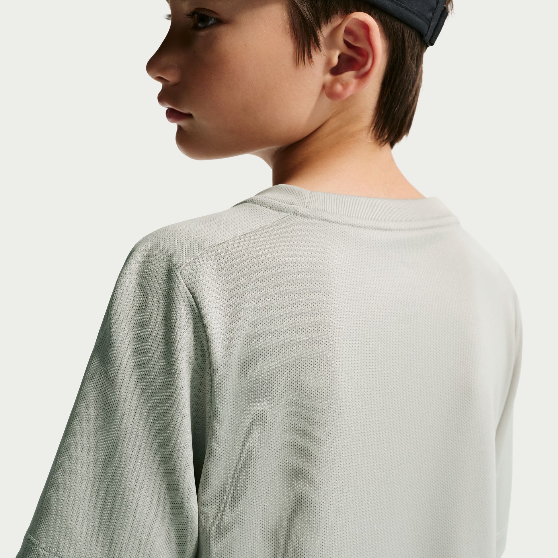 NIKE KIDS BOYS DRI-FIT MULTI SHORTSLEEVE TOP HBR-IF2430-304