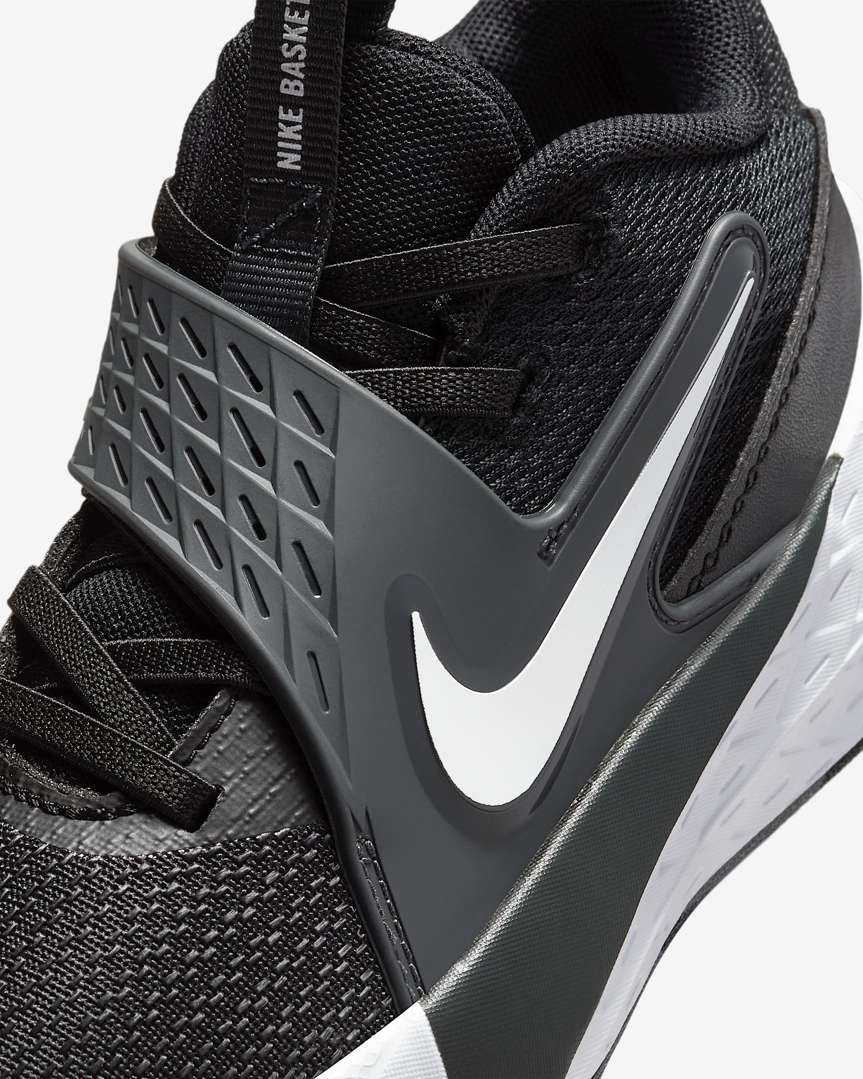 NIKE KIDS TEAM HUSTLE D-HF6280-002